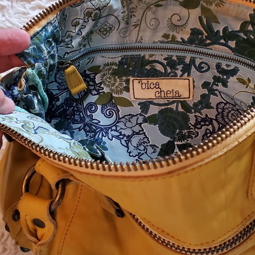 Bica cheia leather mustard color purse - Picture 3 of 5